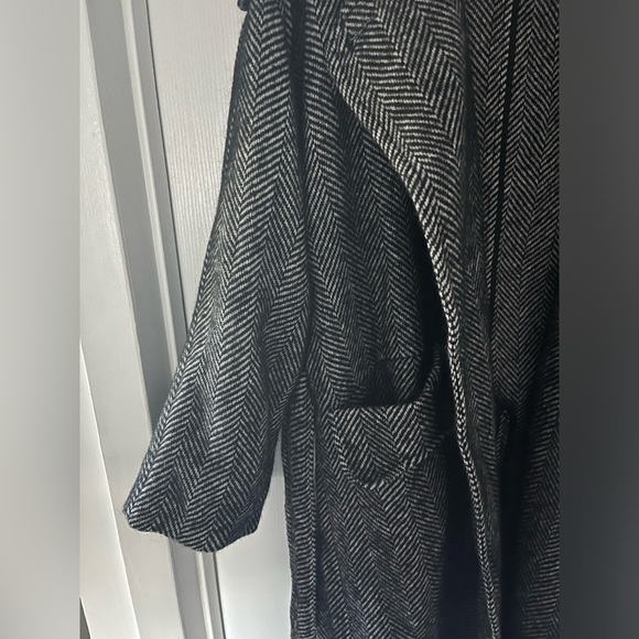 2X black and white striped trench coat - Picture 2 of 9